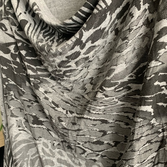 cute ladies top. size large. Vanilla Sugar. - Picture 2 of 4